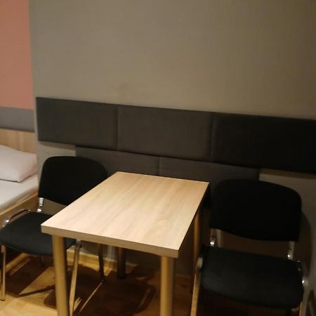 오스트로다 Dom Brama Mazur B&B 외부 사진