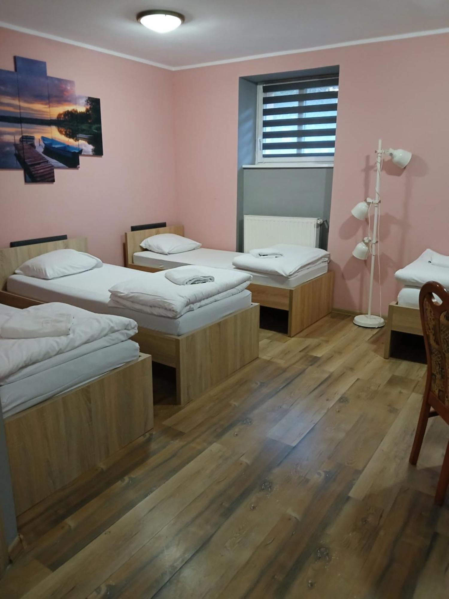 오스트로다 Dom Brama Mazur B&B 외부 사진