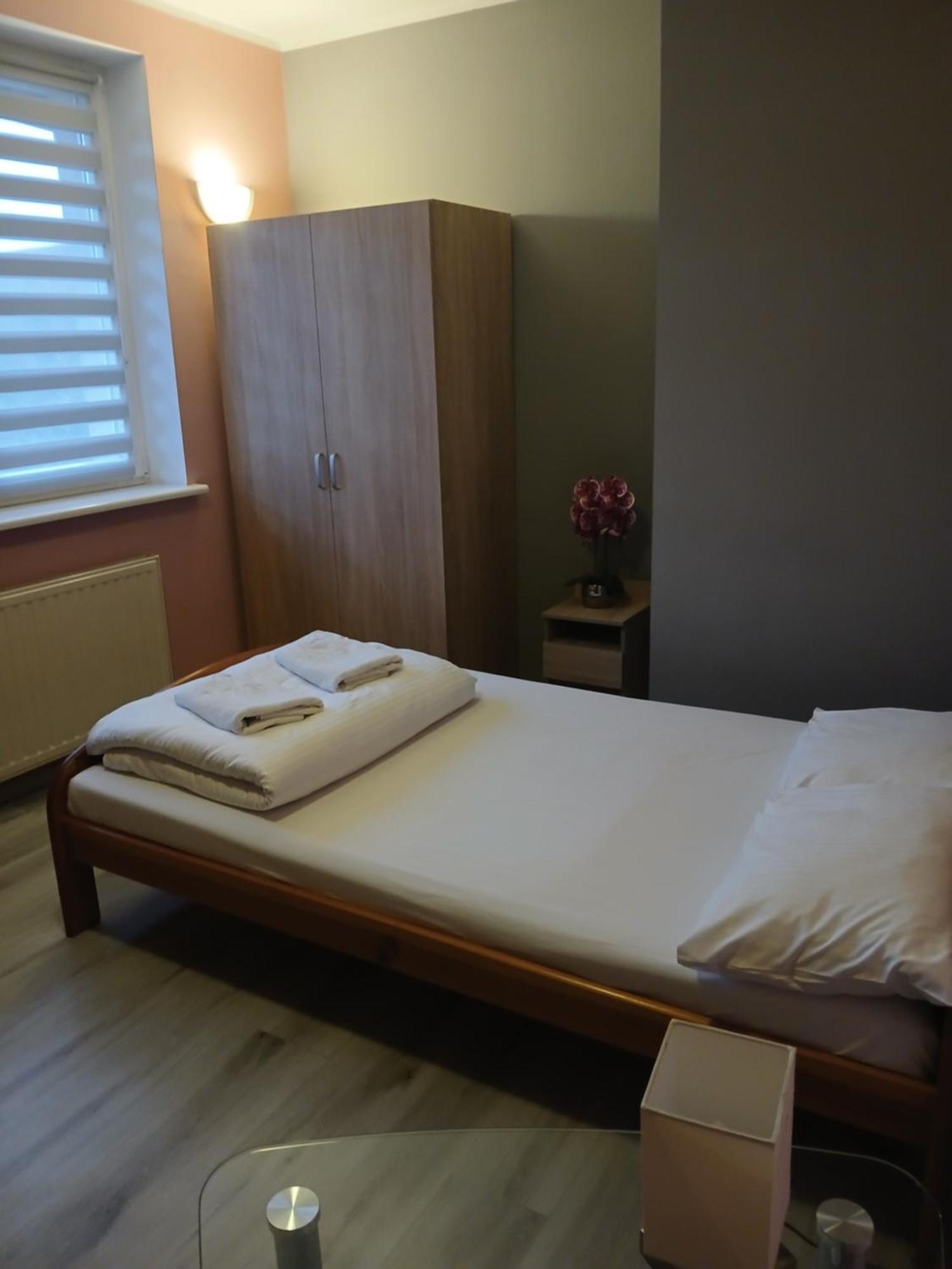 오스트로다 Dom Brama Mazur B&B 외부 사진